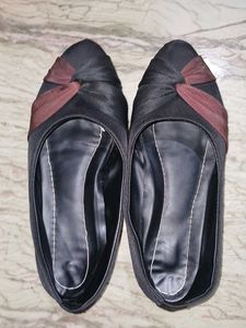 Elegant Black Ballet Flats