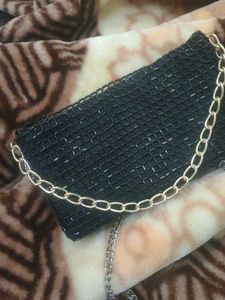 Chic Very Beautiful Black glass bead Gold Chain 👝