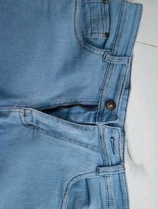 Light Wash Cropped Jeans