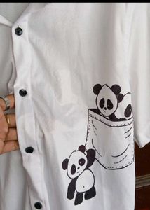 ✨️Elegant white polyester shirt with playful panda