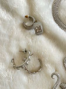 3 Sparkling Earring and 1 bracelet Collection