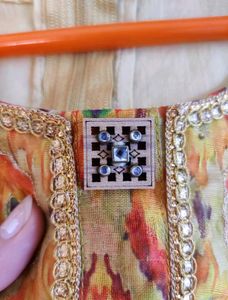 Chanderi Silk Wooden Square Embellished Button