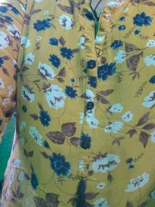 Avaasa L Size Kurti