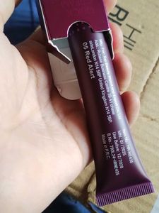 Hilary Rhoda Quick Cream Blush Red Alert 05