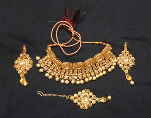 Gold Stone diamond Jewellery Set