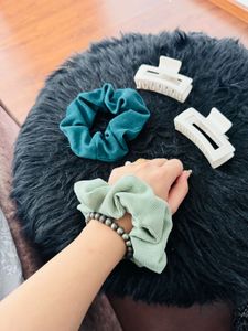 Hair Clip &amp; Scrunchie Set