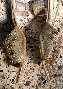 Sparkling Golden Embellished sandel👡