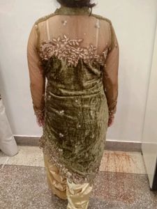 Women Ethnic Partywear Velvet Kurtie