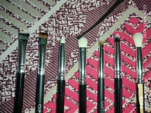 12 Face And Eyes Brushes With Storage Bag