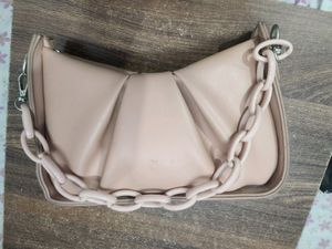 Fashionable Hand Bag