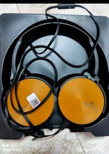 Black Over The Head Wired Signatize Headphone