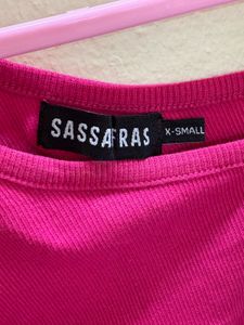 Casual Ring Detail Crop Top