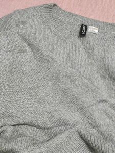 H&amp;M Gray Cropped Sweater