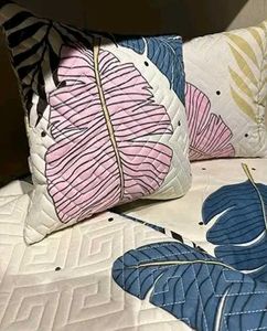 Double Bedsheet With 1 Cushion
