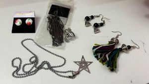 6 Pieces Set | 4 EARINGS+ 1 RING &amp; LOCKET