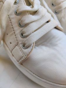 WHITE SNEAKERS