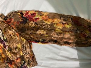 Guess Bianca Floral Print Top( BRAND NEW)