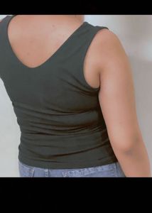 Black and white V-Neck set of 2 Tank Top