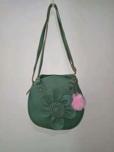 New trendy rounded sling bag for girls and womens