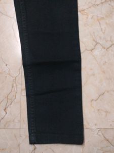 Skinny Black Jeans (dnmx)