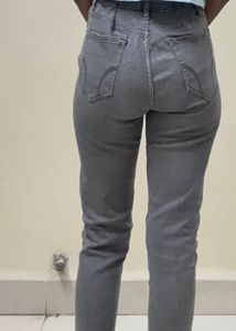 Zudio Grey Skinny Fit Jeans