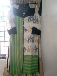 Unique Patterned Tunic 💚