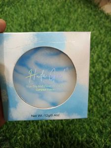 Huda Girl Compact Powder
