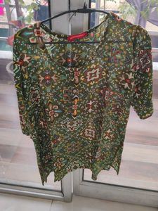 Printed Green Top