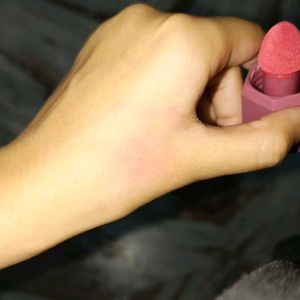 Hilary Rhoda Blush Love - Dewy Finish