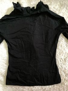 Y2K fitted Ruffled Black Top