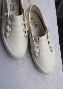 Zudio White Casual Shoes