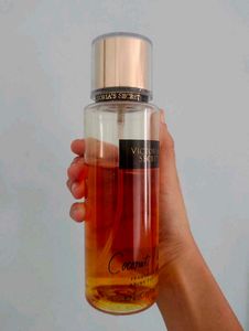 Victoria&#39;s Secret Body Mist 🥥