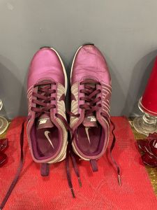 ✨👟 Step Up Your Style with &#34;Berry Bliss&#34; Nike! 💜