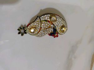 Party Wear Saree Pins