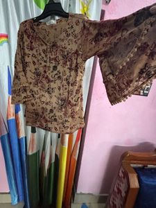 Floral Print Tie-Neck Top