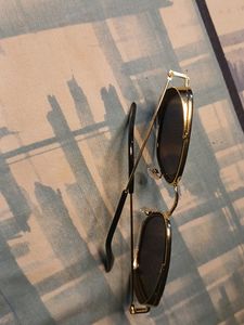 Brand New Stylish Sunglass black With Golden Color Metal Frame