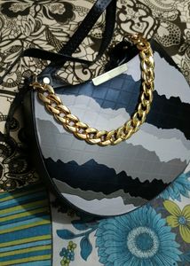 Beautiful Sling bag For Womens