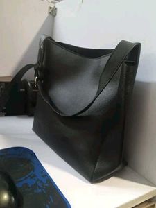 Elegant Black Handbag