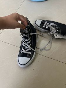 Converse Shoes Rarely Used No Flaws Great Quality