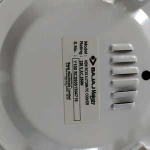 New Bajaj Majesty electric cooker with serving spoon | 5 litre | Unused | White colour