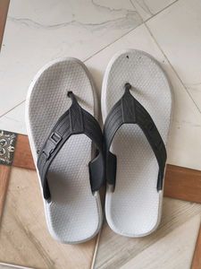 Comfy Black &amp; White Flip-Flops