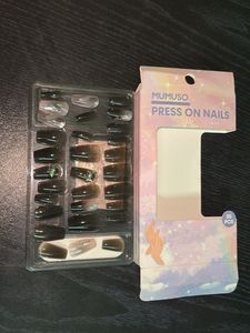 Mumuso Press-On Nails (Dreamland Collection) – 30