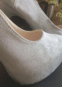 Queen Heels.