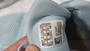 Adidas Sneakers