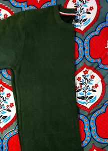 Boys Green Sweatshirt Size M