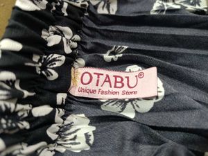 Black And White Floral Pleated Skirt