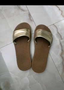 Zudio Golden & Brown Slipper