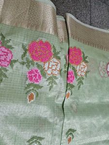 Elegant saree totally  new  with  blouse  piece