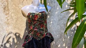 DAMM GORGEOUS BODYCON