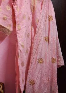 REDUCED OFFER 🤩Pink Pakistani Suit